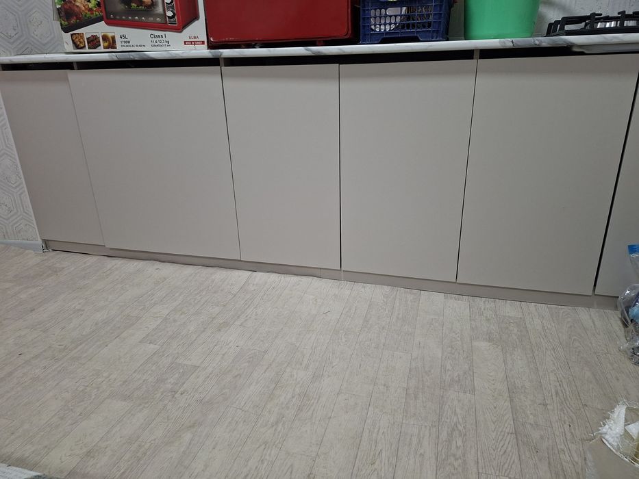 Продаётся кухонный пенал