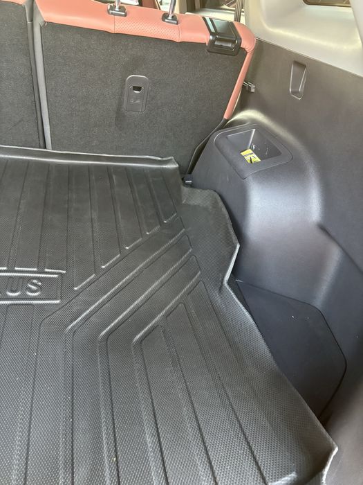 Полик на багажник Changan CS 75 plus