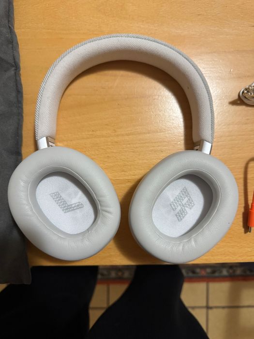 JBL live770NC Слушалки