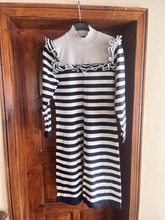 Рокля в черно и бяло на марката Karen Millen