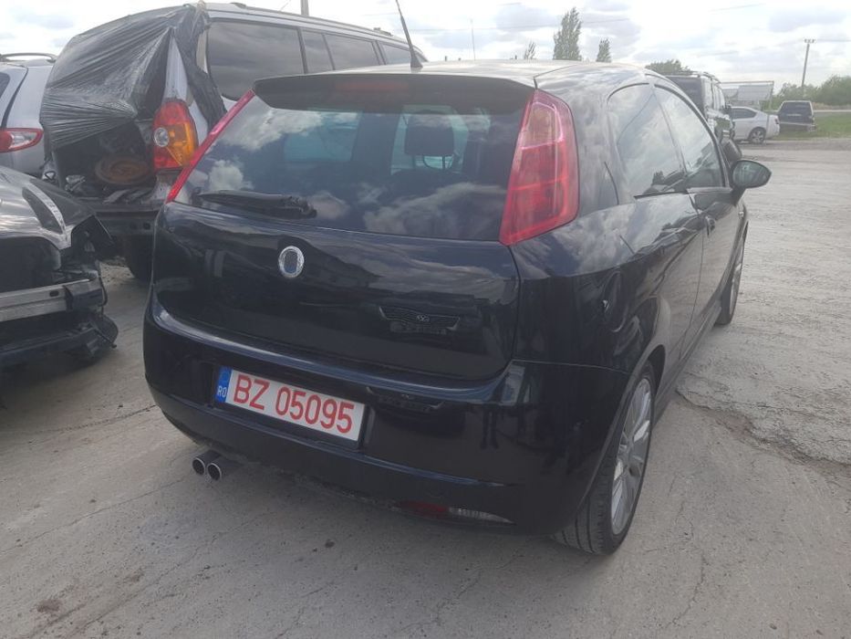 Dezmembrez FIAT GRANDE PUNTO 1.4 16V fabr 2006 suspensie si evacuare sport,6 trepte!