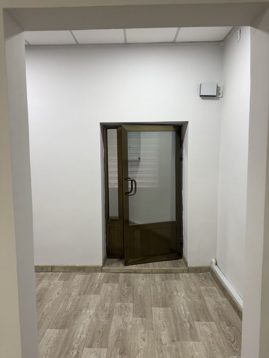 Сдается помешение под офис певый этаж Чиланзар