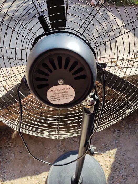 Вентилятор большой напольный