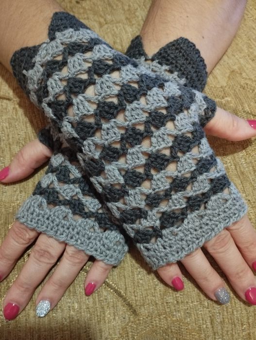 Дамски ръкавици без пръсти