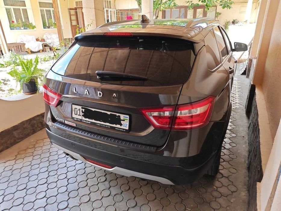 LADA Westa SW Cross