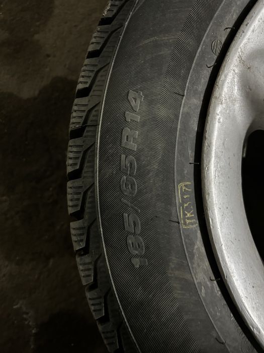 Продам комплект дисков с новой резины