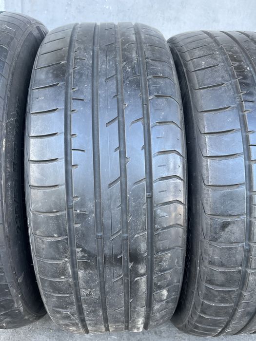 4 бр. летни гуми 235/55/19 Kumho DOT 3019 4 mm