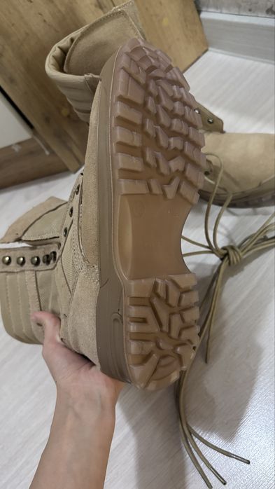 Продаются берцы новые