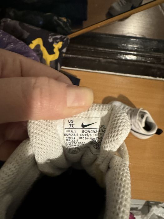 Продам детские кроссовки nike