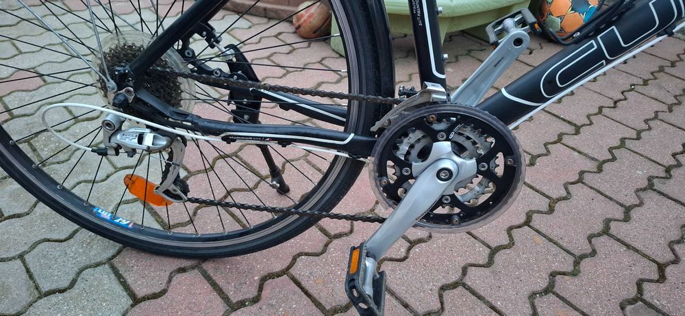 Bicicleta oras/naveta Cube Hyde Aluminiu, marimea 50, 3x8v SRAM, roti 28" cu dinam butuc fata,