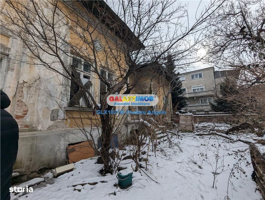 Udriste, 3 vile și teren 1745 mp , deschidere 18 m, proiect 8 vil