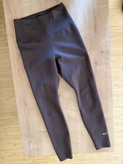 Nike кроп топ рипс и клин в кафяво