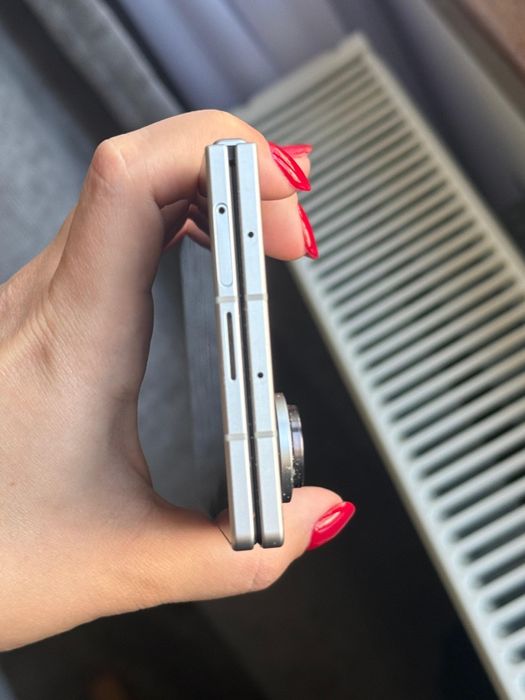 Vând Samsung z fold 7 pliabil!