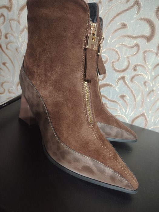 Сапоги новые  стильные зимние 38 разм. Туфли 39 разм новые турецкие