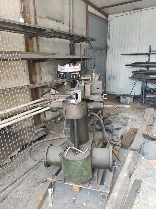 Машина за огъване на тръби