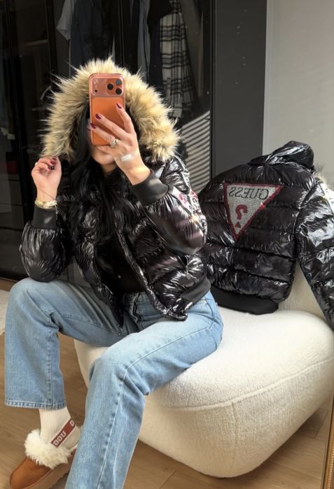 Geaca guess cu blana naturala la guler