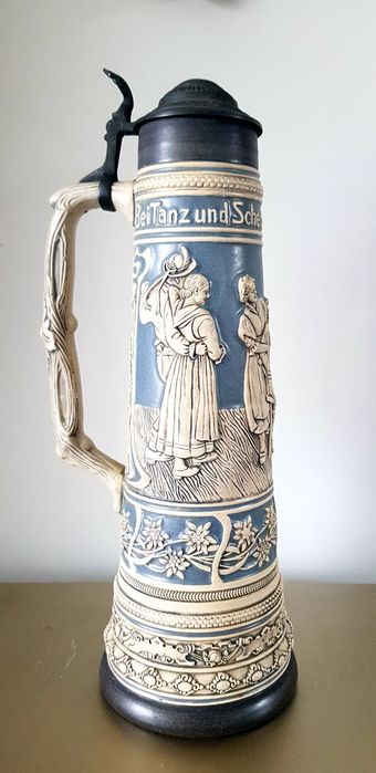 Halbe/carafe vechi din ceramică  glazurata și metal
