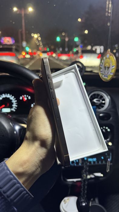 Iphone 16 pro max srocna