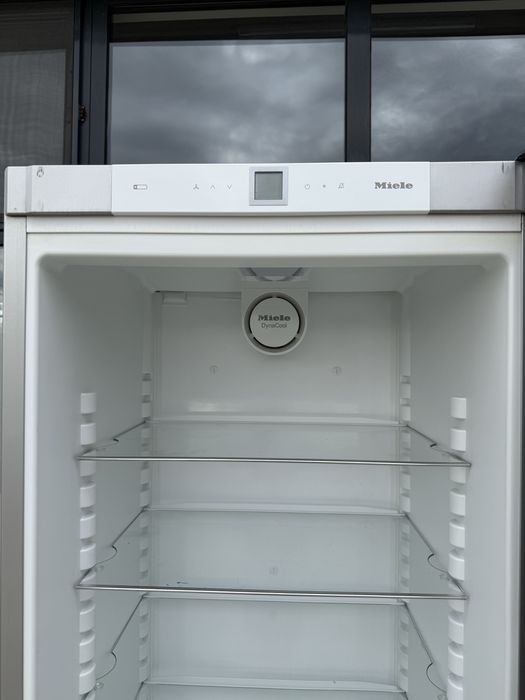 Хладилник Охладител  Миеле 185см