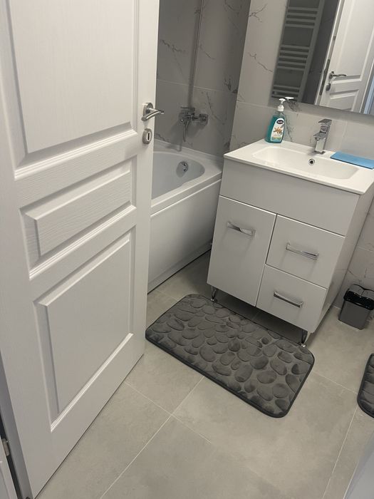 Se vinde apartament cu o camera ,zona Valea Adanca