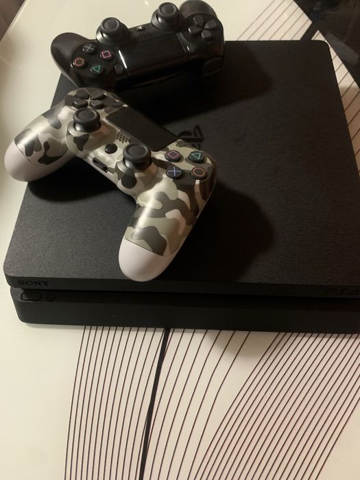 Продавам Ps4 slim 500gb
