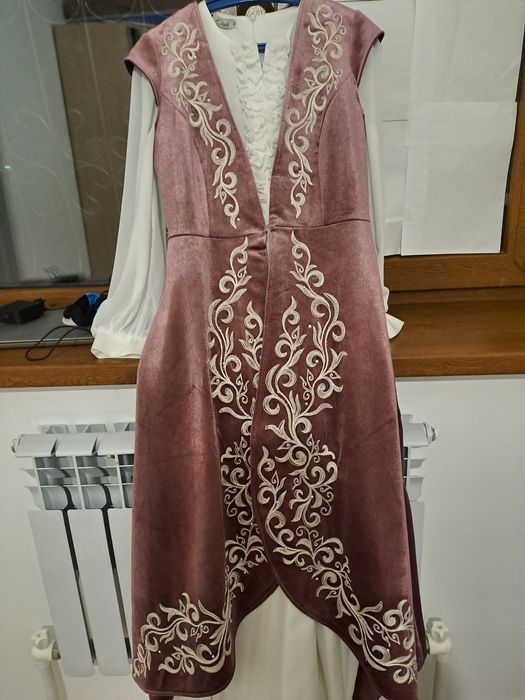 Кажекей пыльная роза