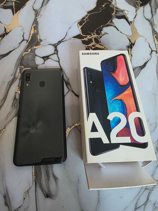 samsung a20 продаётся / сотилади
