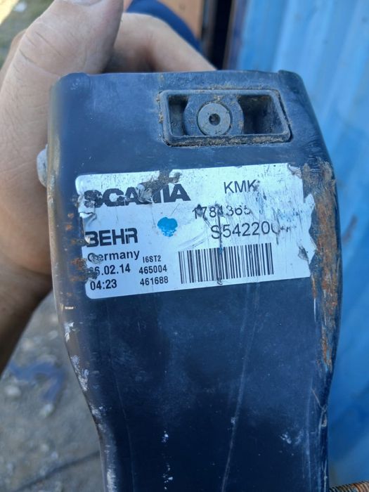 Продам радиатор скания