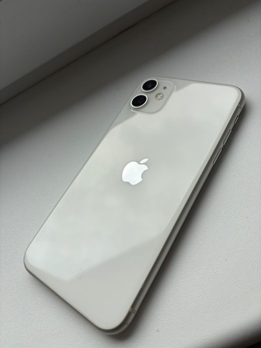 iPhone 11 64GB White – stare excelentă – 750 lei FIX