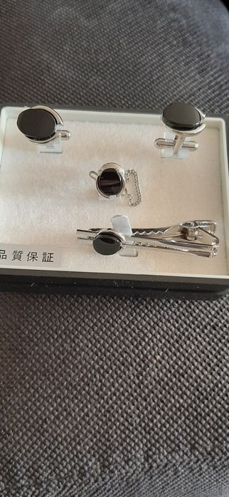 Butoni cămașă și ac cravată