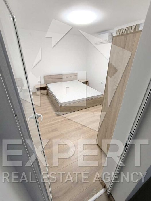 Отдава се под наем етаж от къща с 3-стаи, Колхозен пазар – 560 €