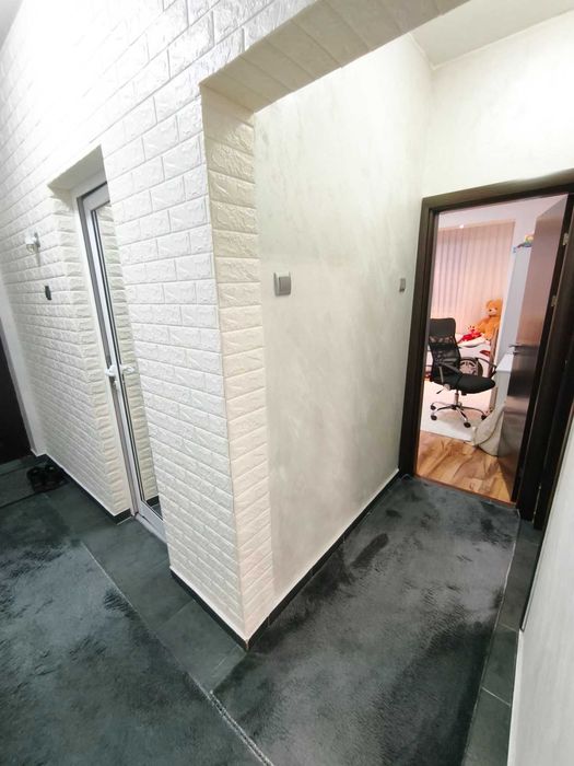 Продавам тристаен апартамент в центъра на гр. Перник