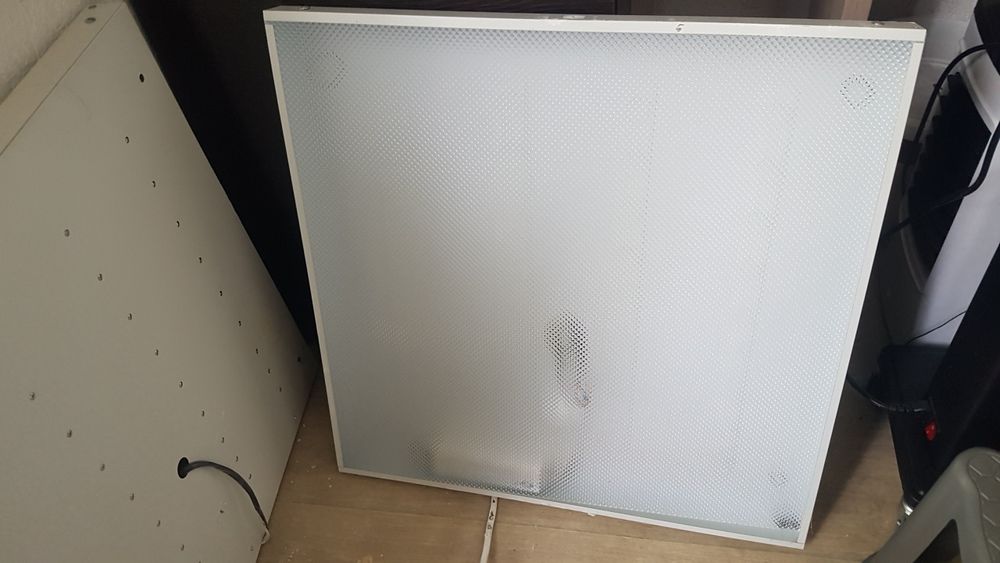 Продаются потолочные плафоны