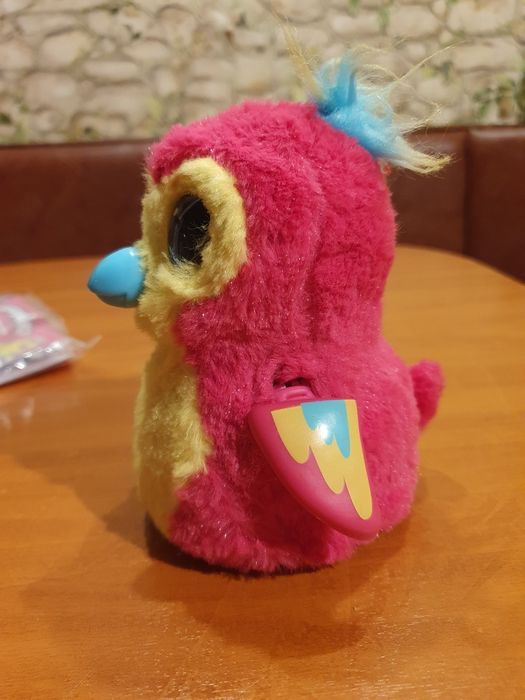 Jucărie interactiva cu lumini și sunete Hatchimals