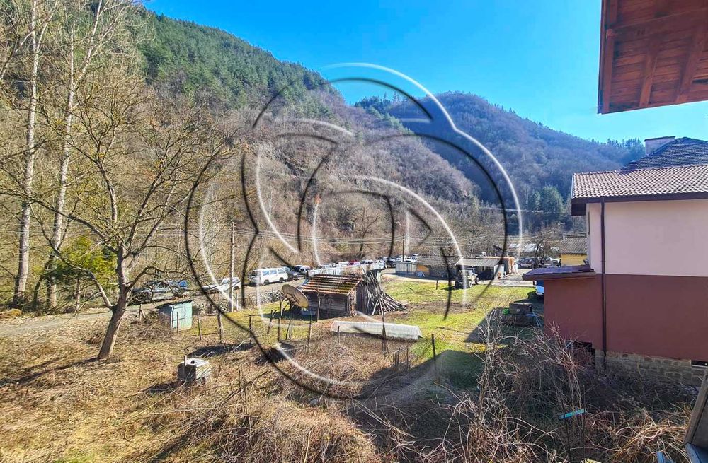 Продава се Къща в с. Томпсън, Област София-област - 100 кв.м за 650 €/кв.м - Снимка #1