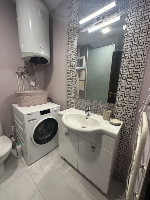 Дава се под наем Двустаен апартамент в к.к. Св.Св. Константин и Елена - 80 кв.м за 600 € - Снимка #3