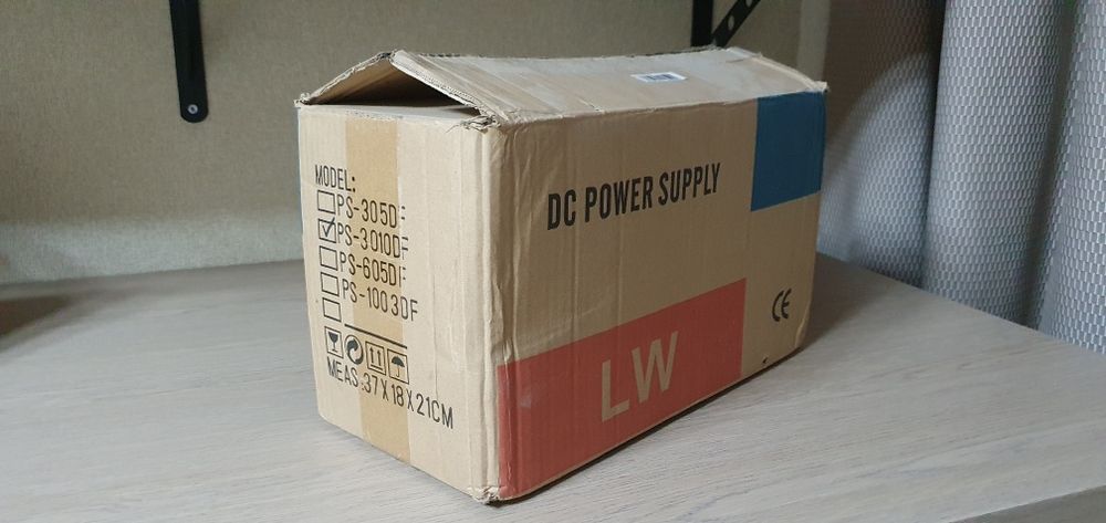 Настольный блок питания  Longwei PS3010DF.