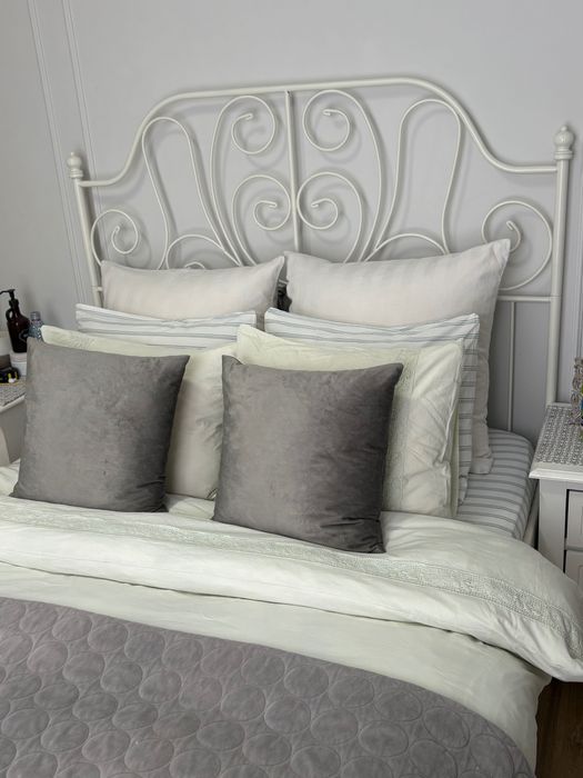 Pat metalic IKEA alb, 160*200