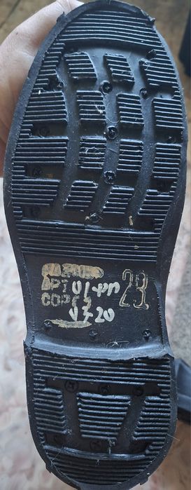 Продам валенки на подошве