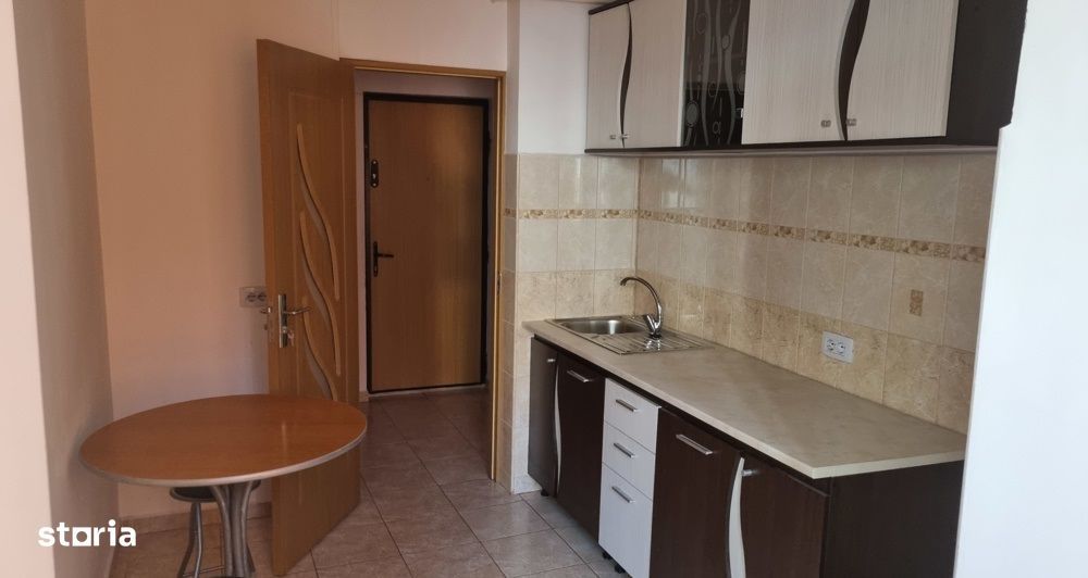 Aparatorii Patriei/Metrou-Apartament 2 camere decomandat — fotografia 3
