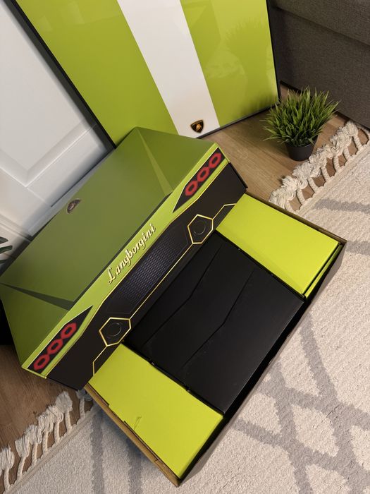 Lego Technic Lamborghini Sián — 3696 деталей | С рамкой | Лего Техник