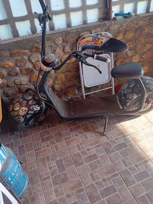 Vand scuter electric  sau schimb cu atv