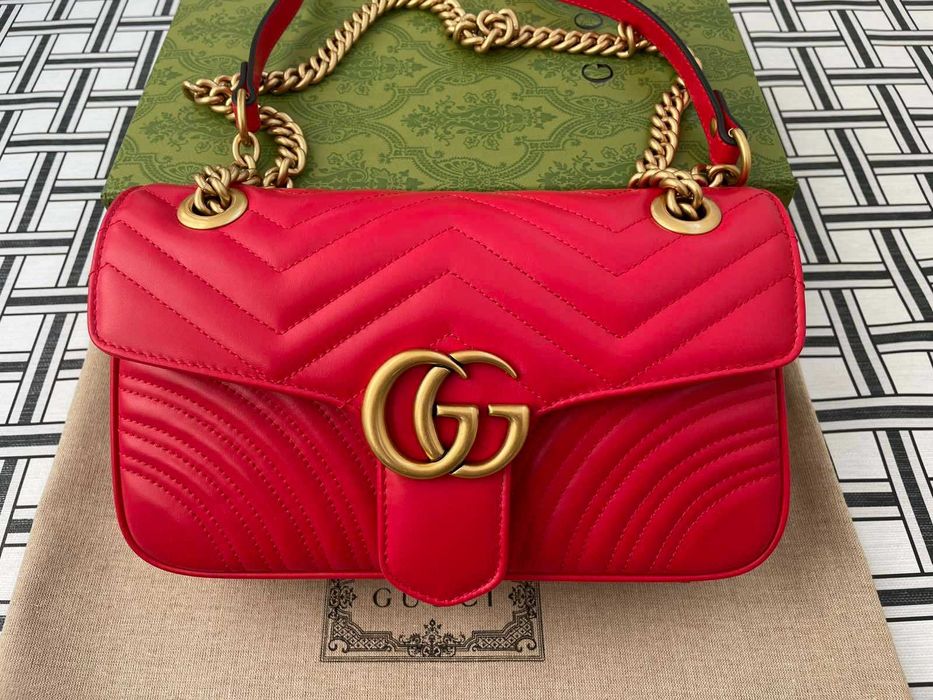 Geantă Gucci Marmont Originală Gucci Piele Roșie Logo GG Auriu