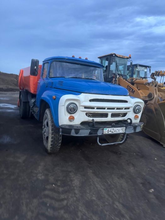Продам водовоз  зил 130 автоцистерна