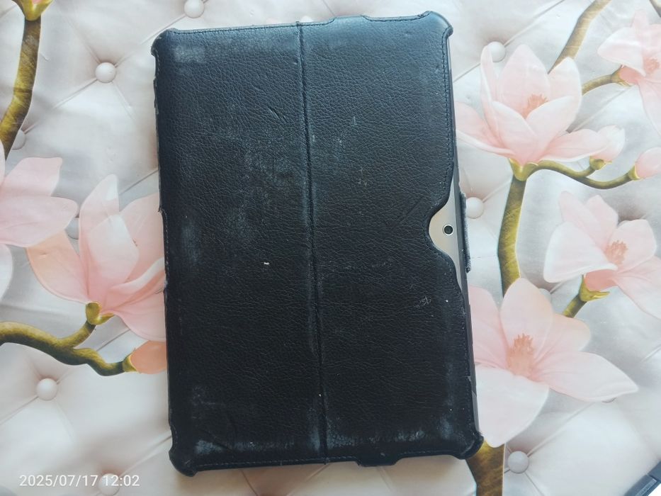 Продаётся телефон