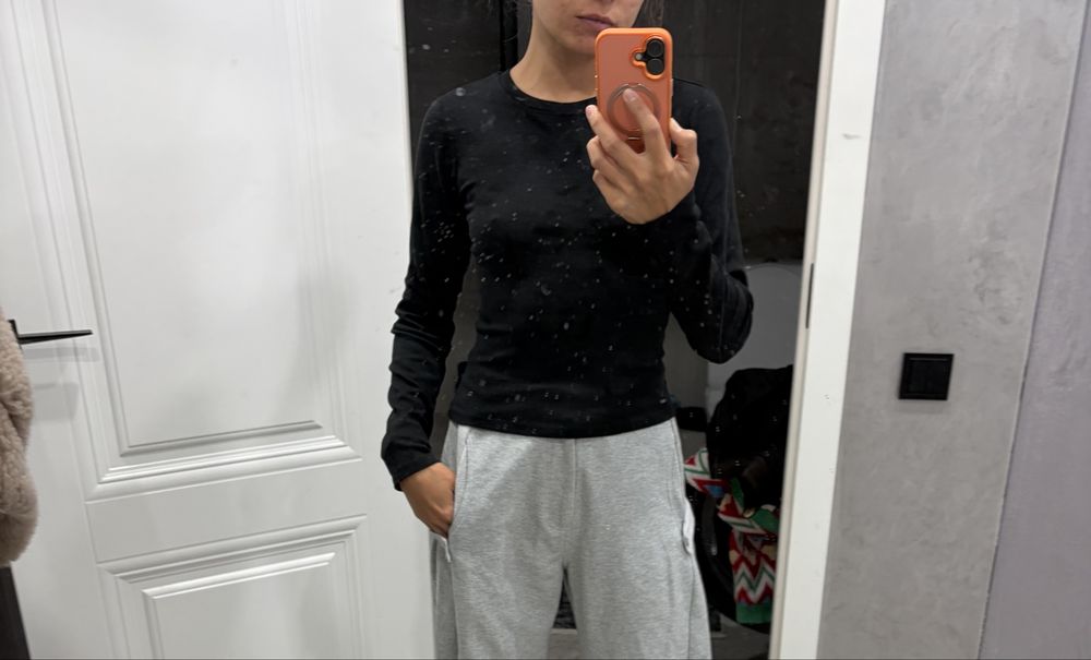 Кофта черная Guess S