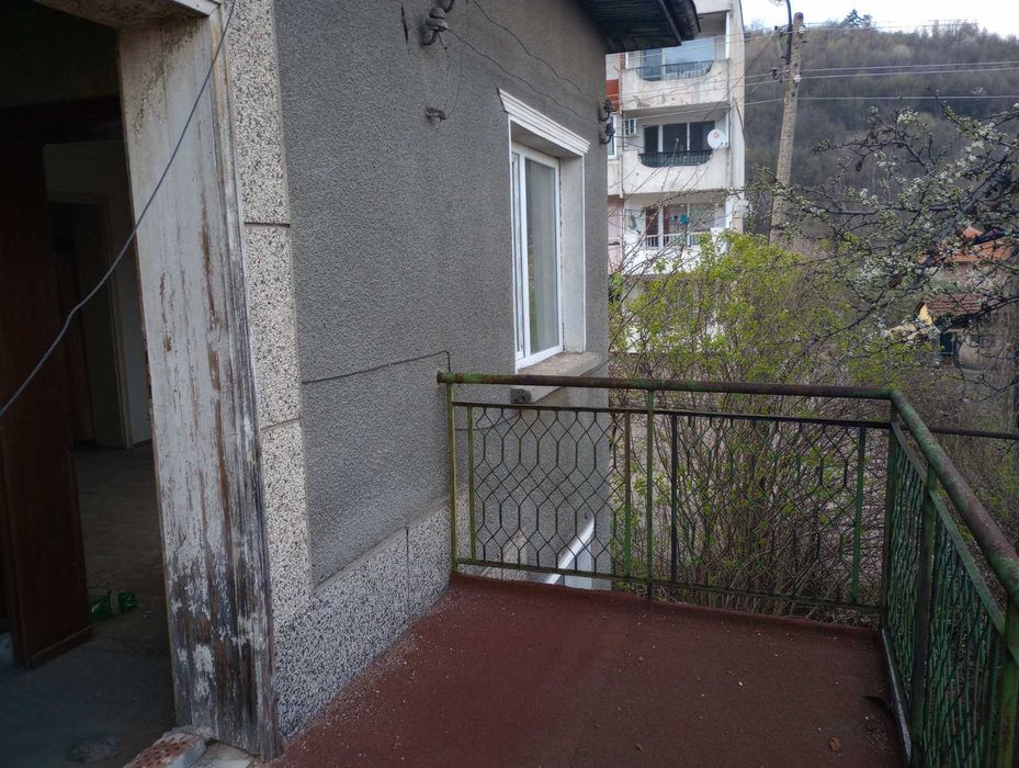 Продава се Къща в Берковица - 90 кв.м за 478 €/кв.м - Снимка #8