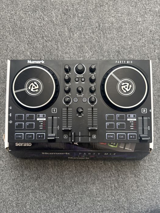 Продам dj контроллер