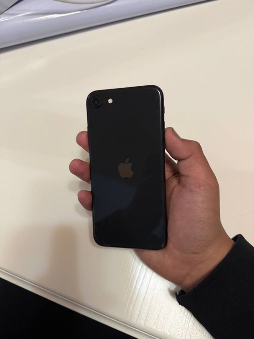 iPhone se. 2020.