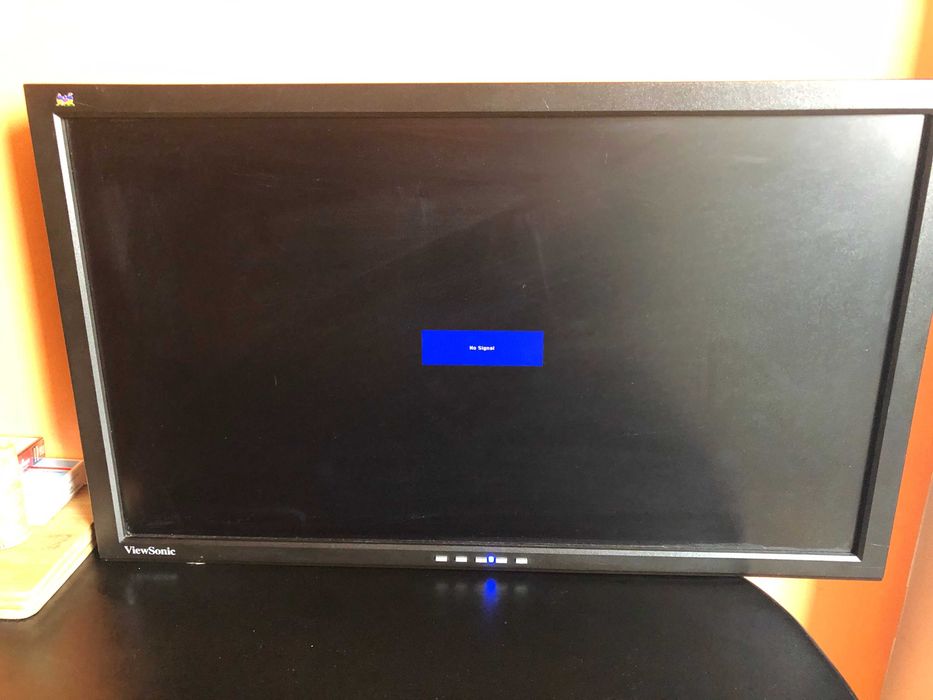 ViewSonic VG2428WM-LED 24" 1080p Ergonomic Monitor DVI, VGA,без стойка,за стена